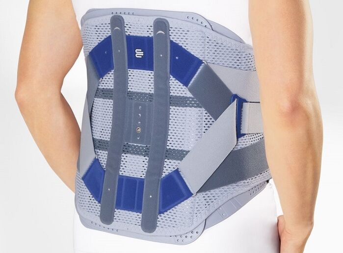 Usar un corsé después del tratamiento quirúrgico de la osteocondrosis lumbar