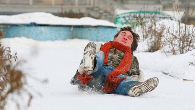 Caída como causa de osteocondrosis espinal.